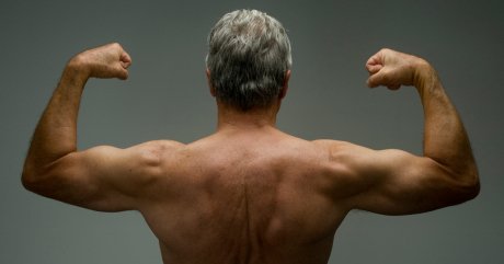 Muskelschwund stoppen mit Krafttraining & Proteine